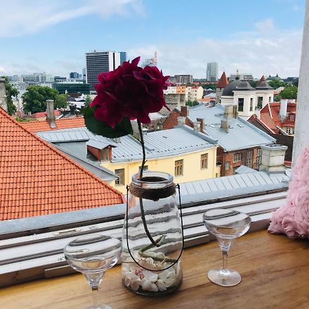 Cozy Oldtown Studio With Magnific City View 탈린 외부 사진