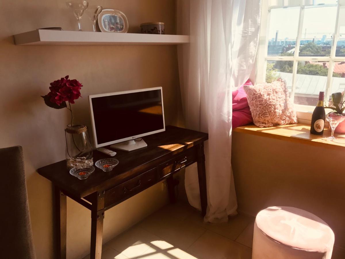 Cozy Oldtown Studio With Magnific City View 탈린 외부 사진