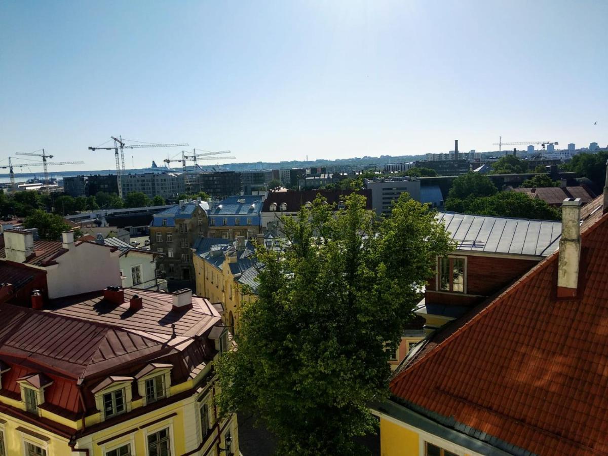 Cozy Oldtown Studio With Magnific City View 탈린 외부 사진