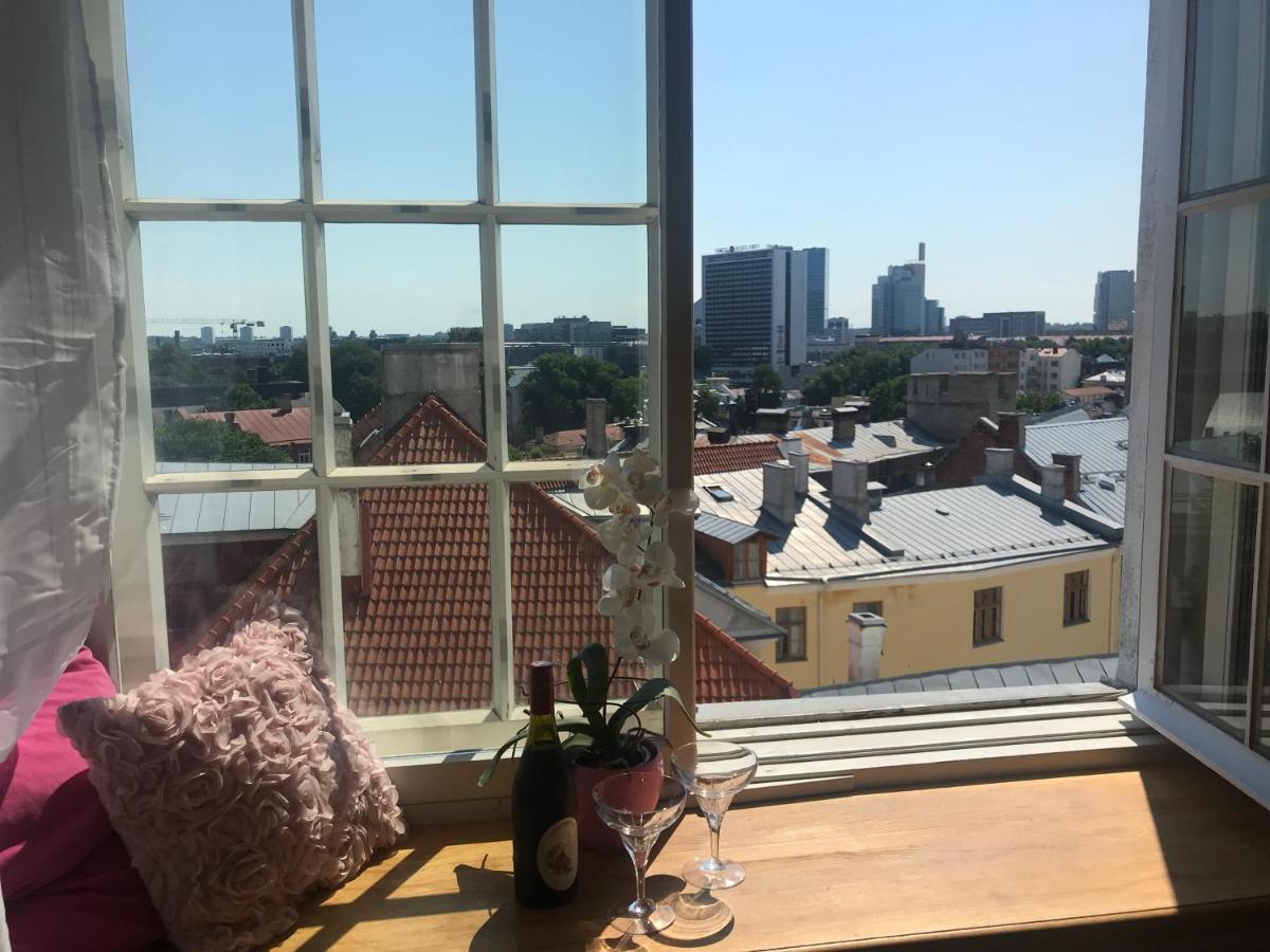 Cozy Oldtown Studio With Magnific City View 탈린 외부 사진