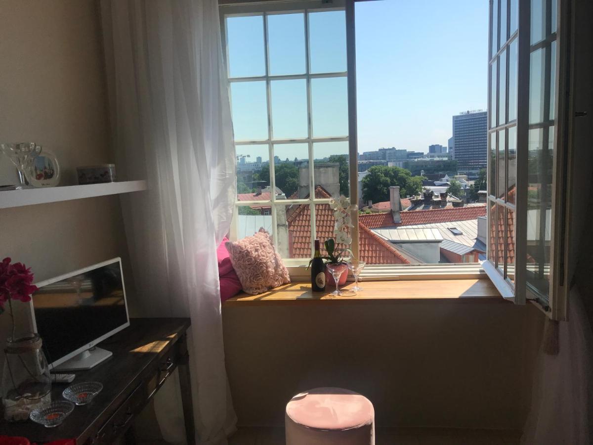 Cozy Oldtown Studio With Magnific City View 탈린 외부 사진