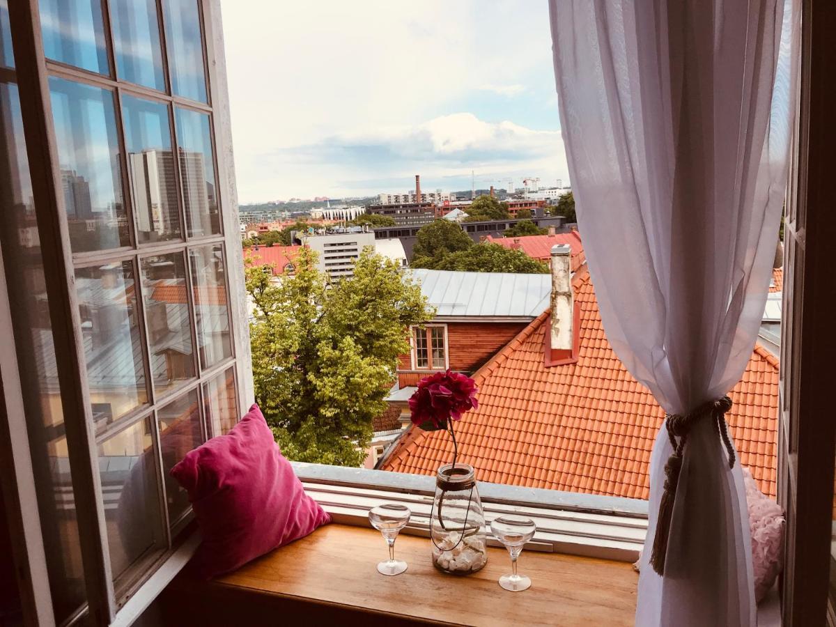 Cozy Oldtown Studio With Magnific City View 탈린 외부 사진